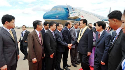 Делегация вьетнамского правительства прибыла в Пномпень - ảnh 1